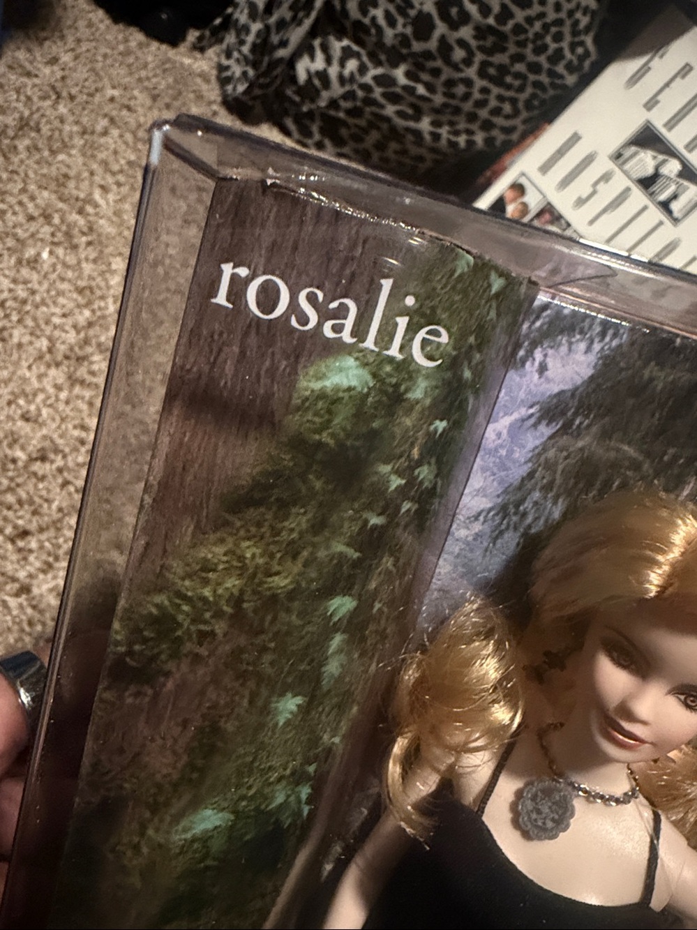 Twilight Saga Rosalie Collector Doll - Barbie Pink Label Collection - MINT! - Picture 4 of 12